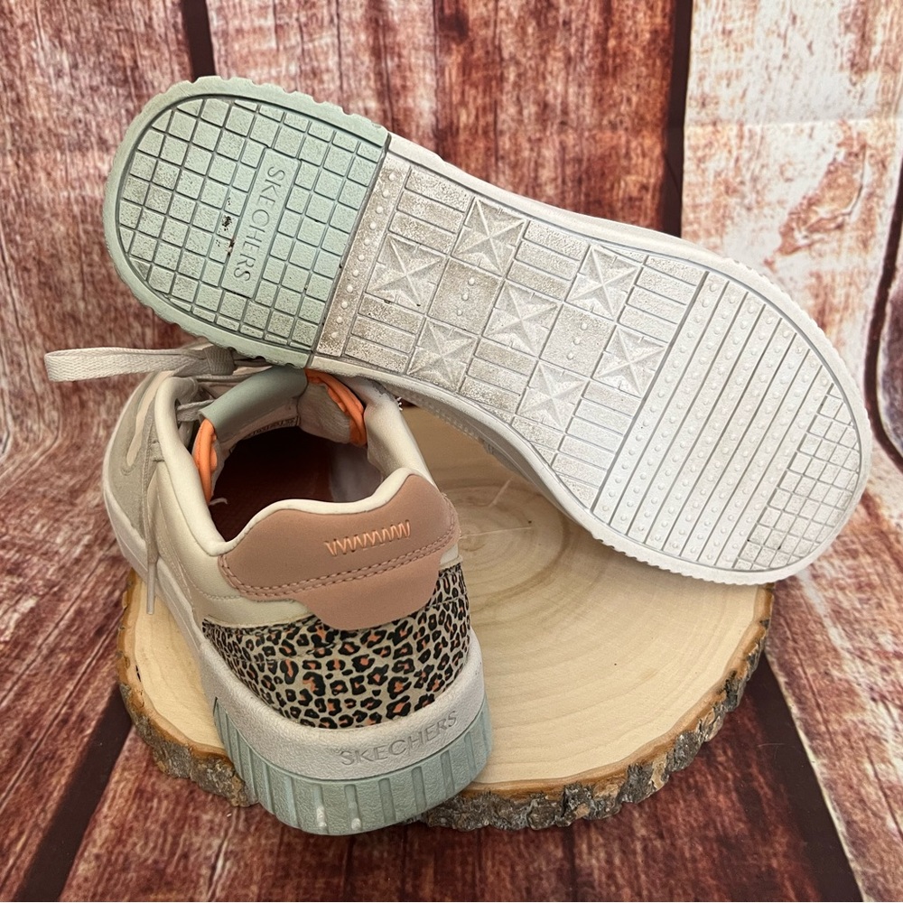 Skechers | Women's Jade Feline Instinct Sneakers - Picture 8 of 11